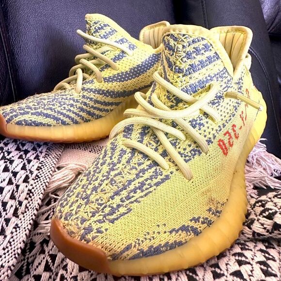 Adidas Yeezy Boost 350 V2 Semi Frozen Yellow - Size 4 Junior (Women's 5.5) - Picture 12 of 16